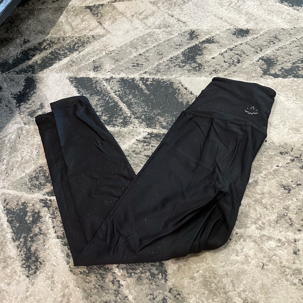 Beyond Yoga Black Pattern Leggings Size small